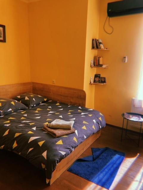 Home Away Home In Heart Of Тбилиси Екстериор снимка