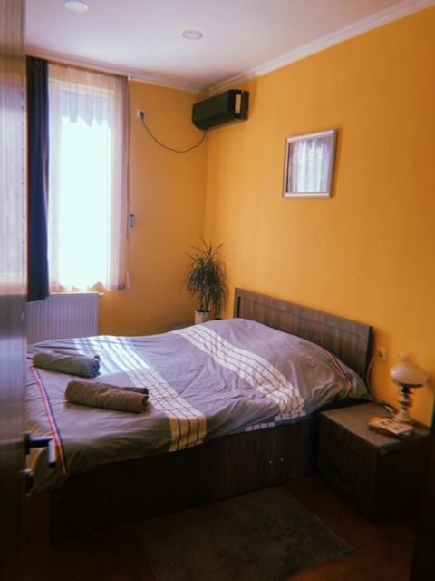 Home Away Home In Heart Of Тбилиси Екстериор снимка